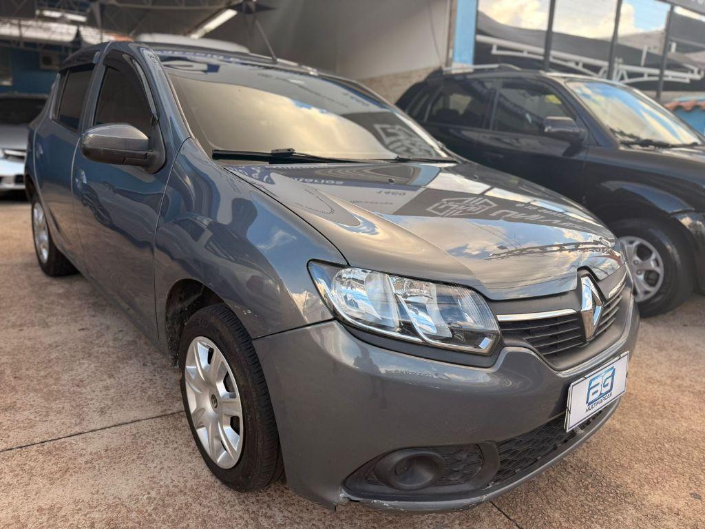 RENAULT Sandero - Foto