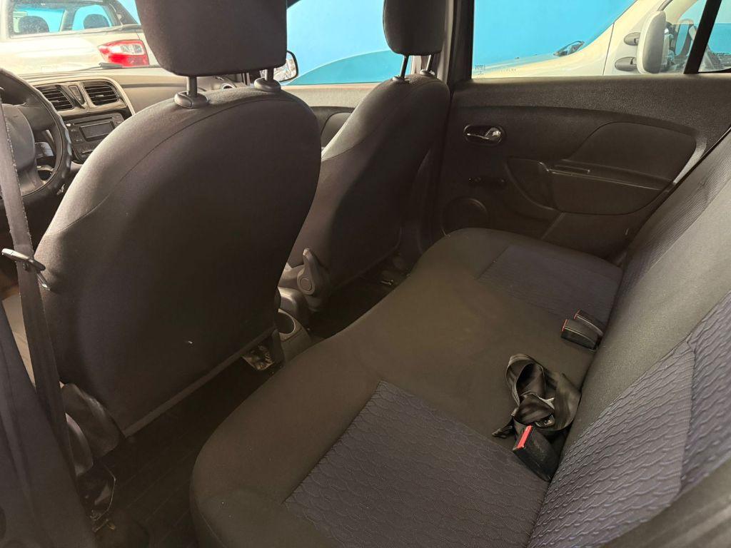 RENAULT Sandero - Foto