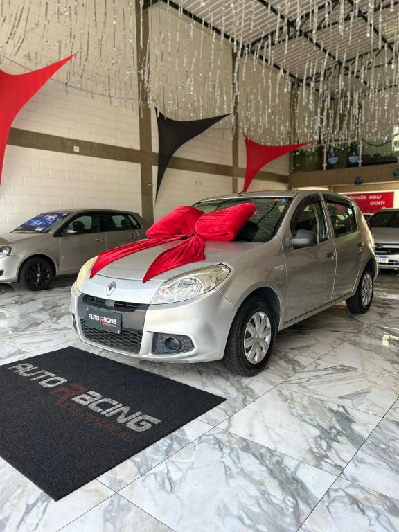 RENAULT Sandero - Foto