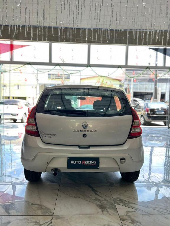 RENAULT Sandero - Foto