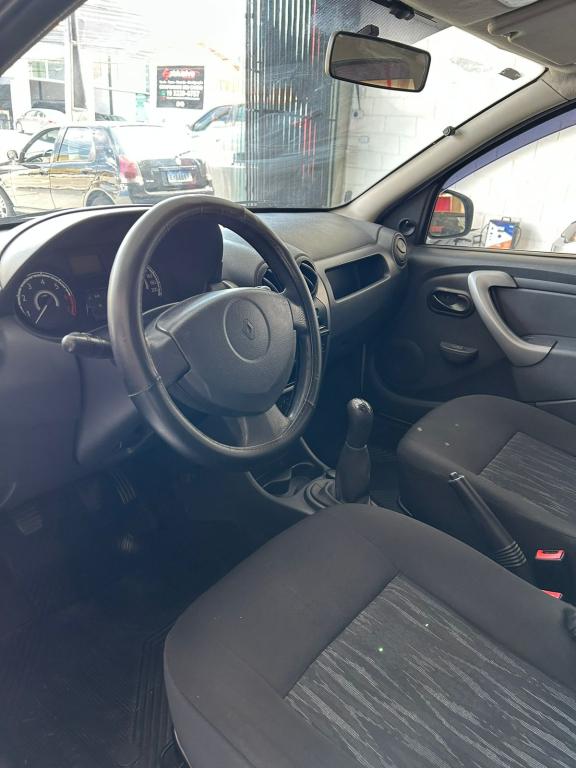 RENAULT Sandero - Foto