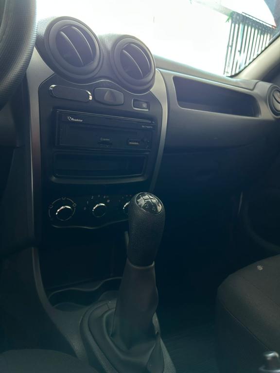 RENAULT Sandero - Foto