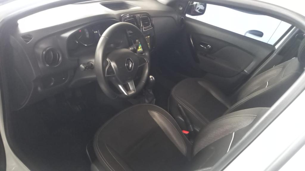 RENAULT Sandero - Foto