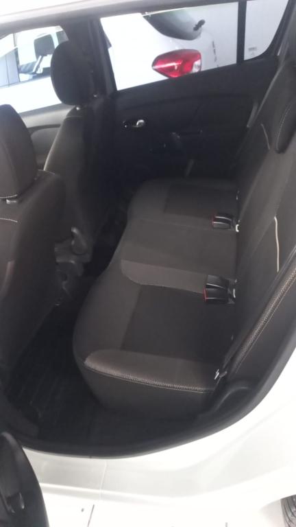 RENAULT Sandero - Foto