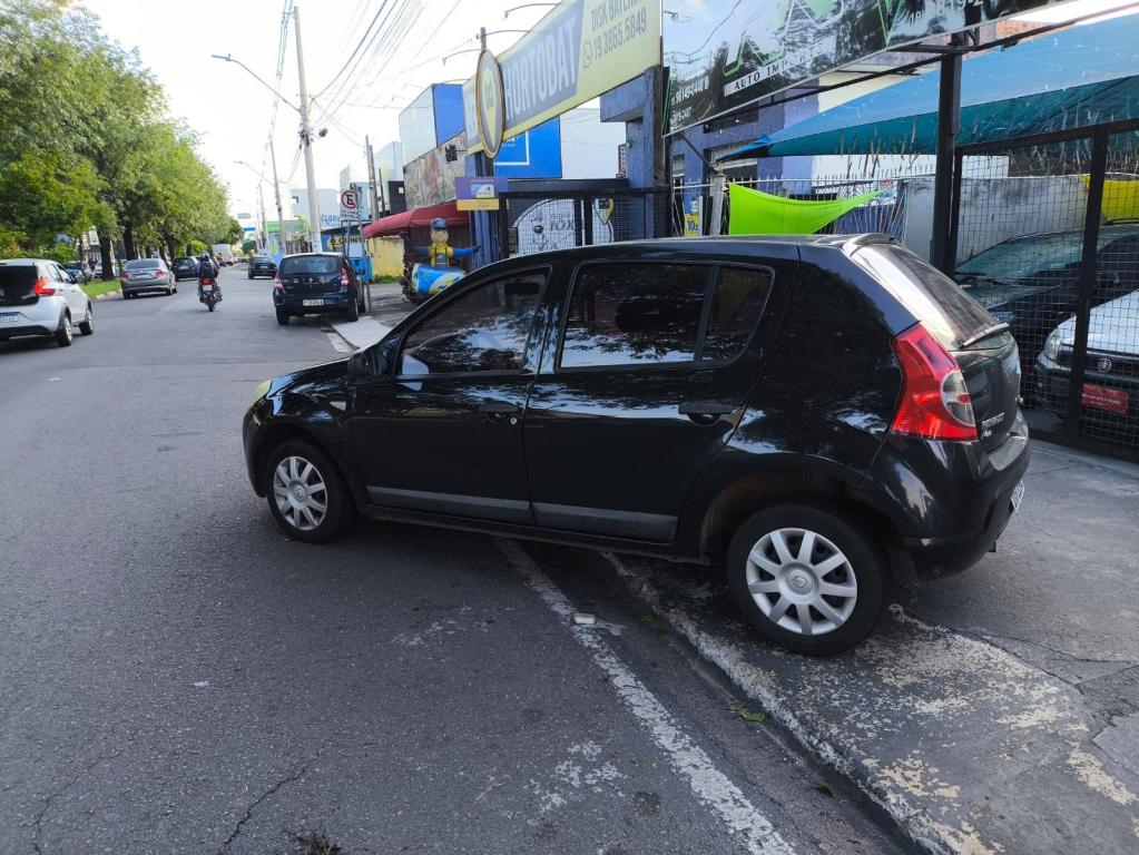 RENAULT Sandero - Foto