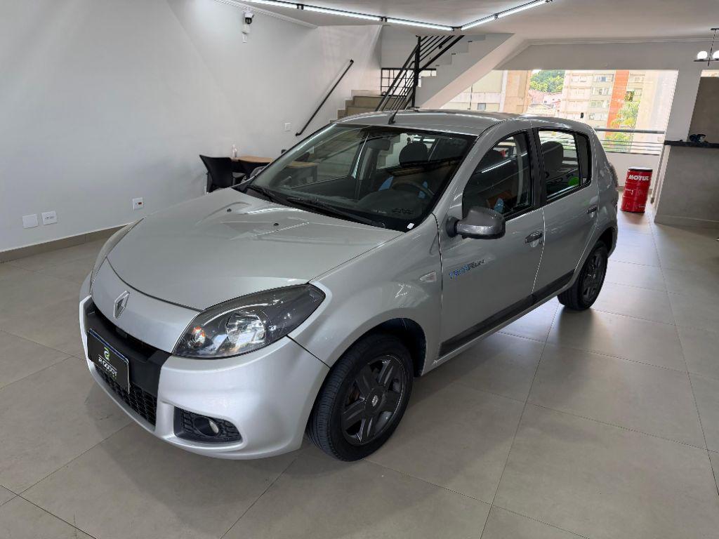 RENAULT Sandero - Foto