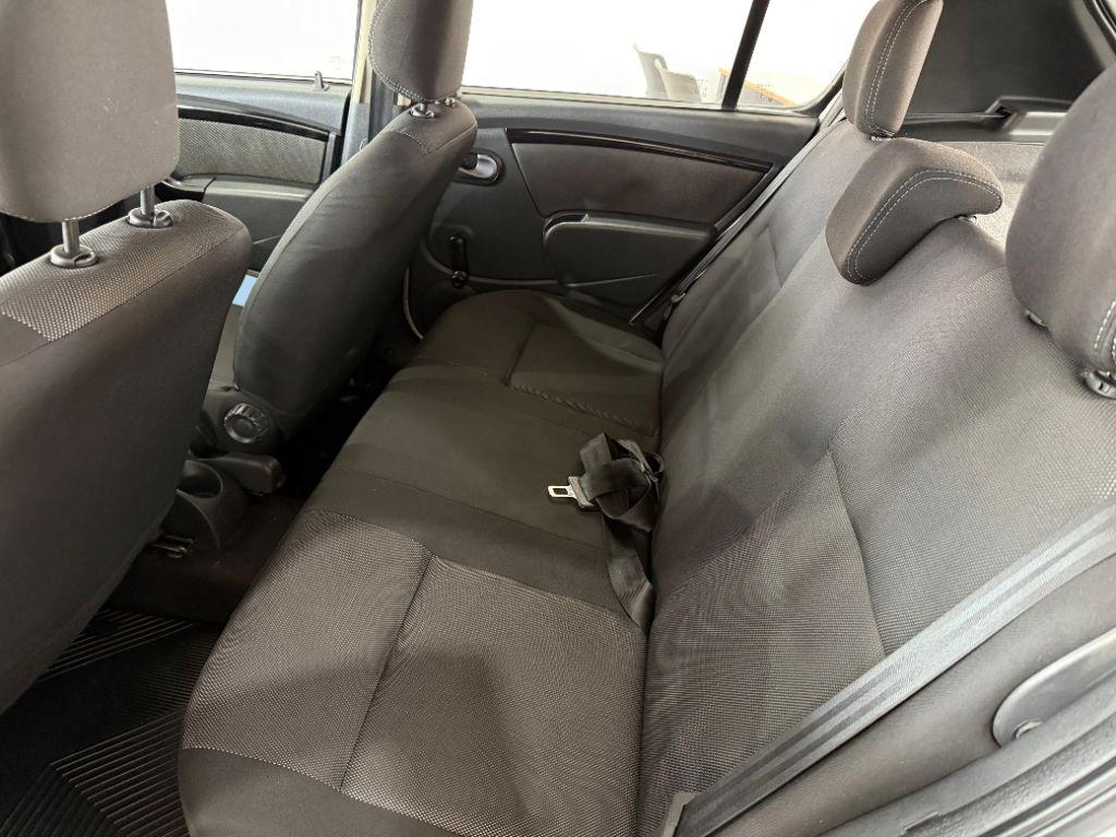 RENAULT Sandero - Foto