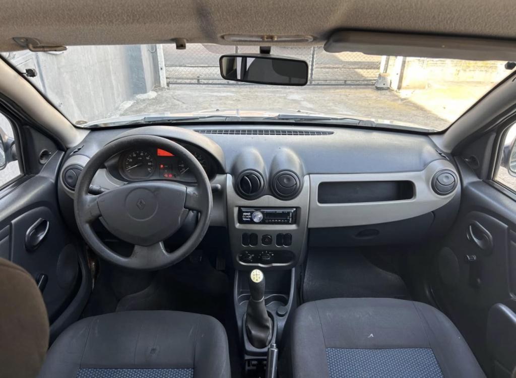 RENAULT Sandero - Foto