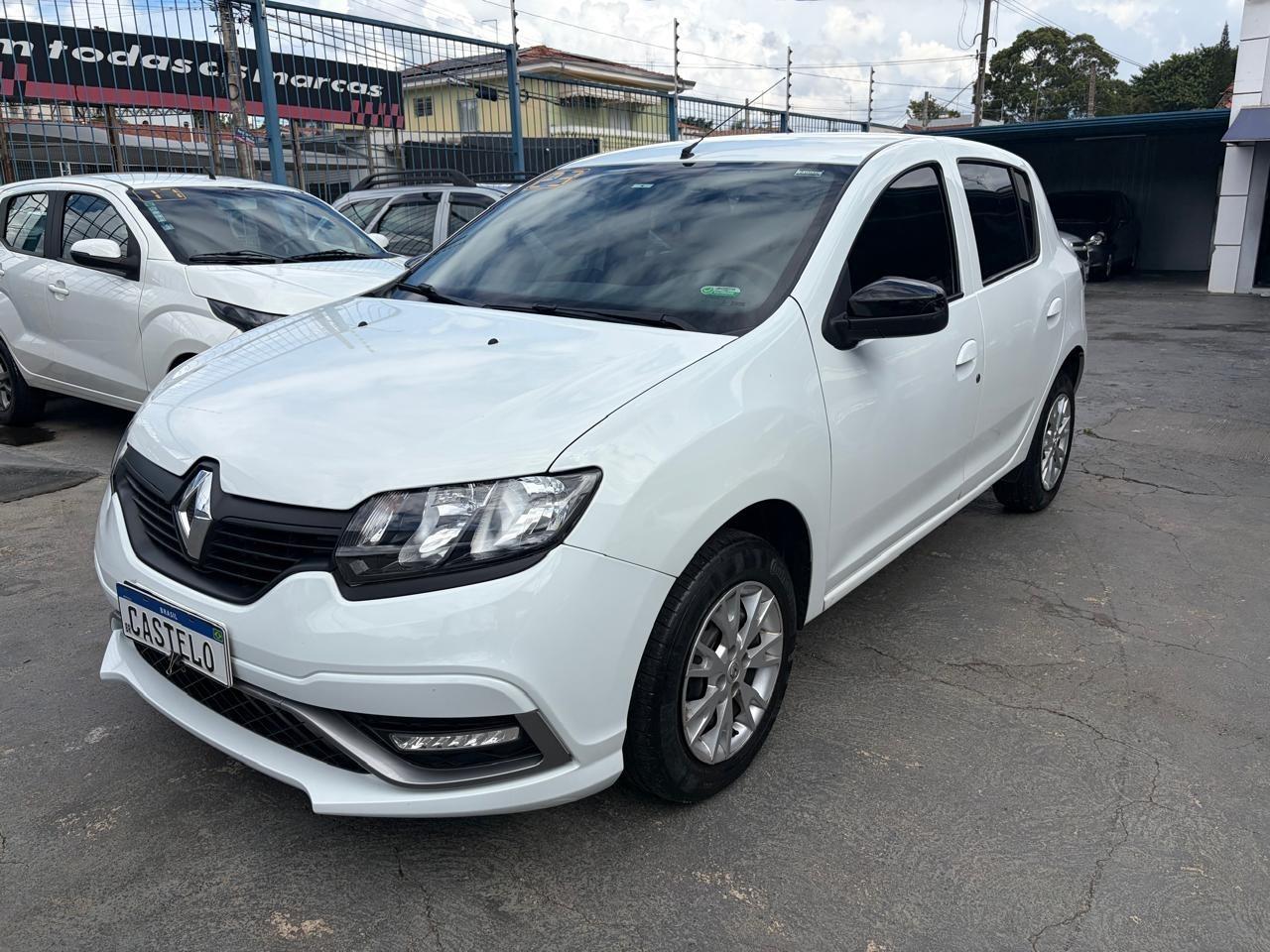 RENAULT Sandero - Foto