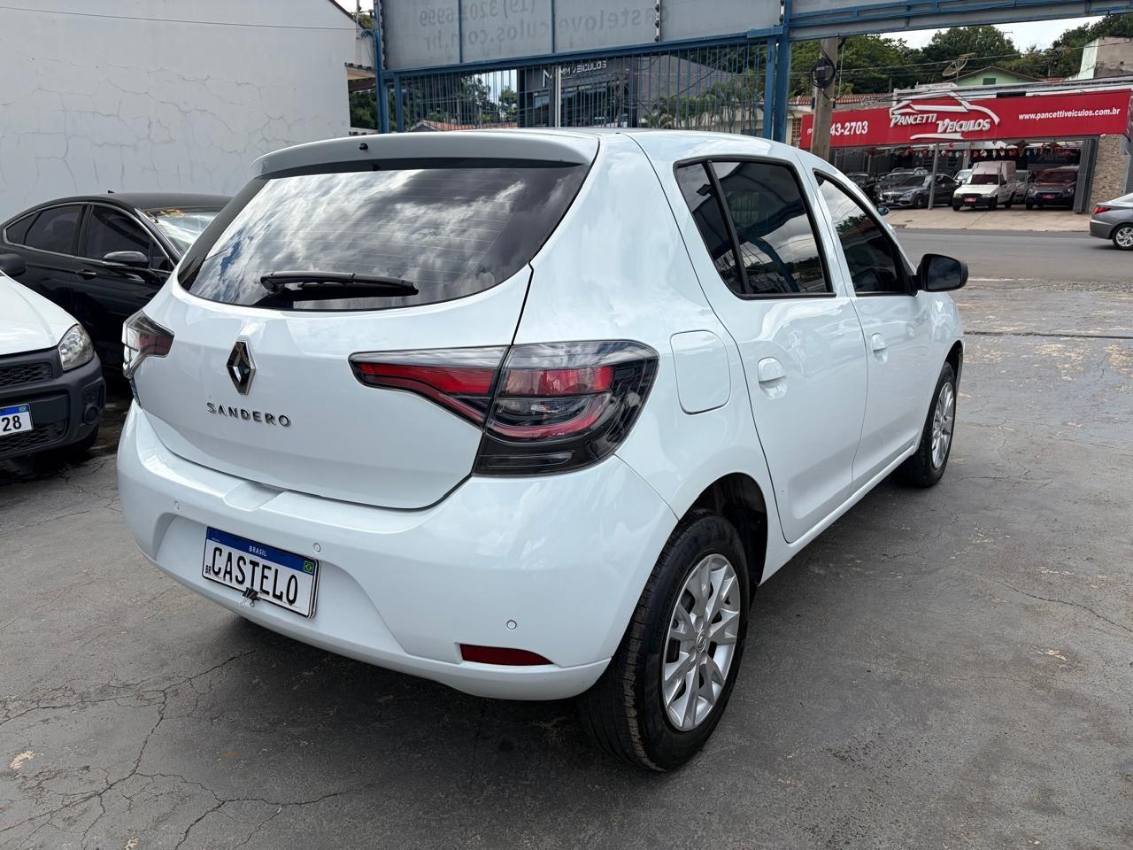 RENAULT Sandero - Foto