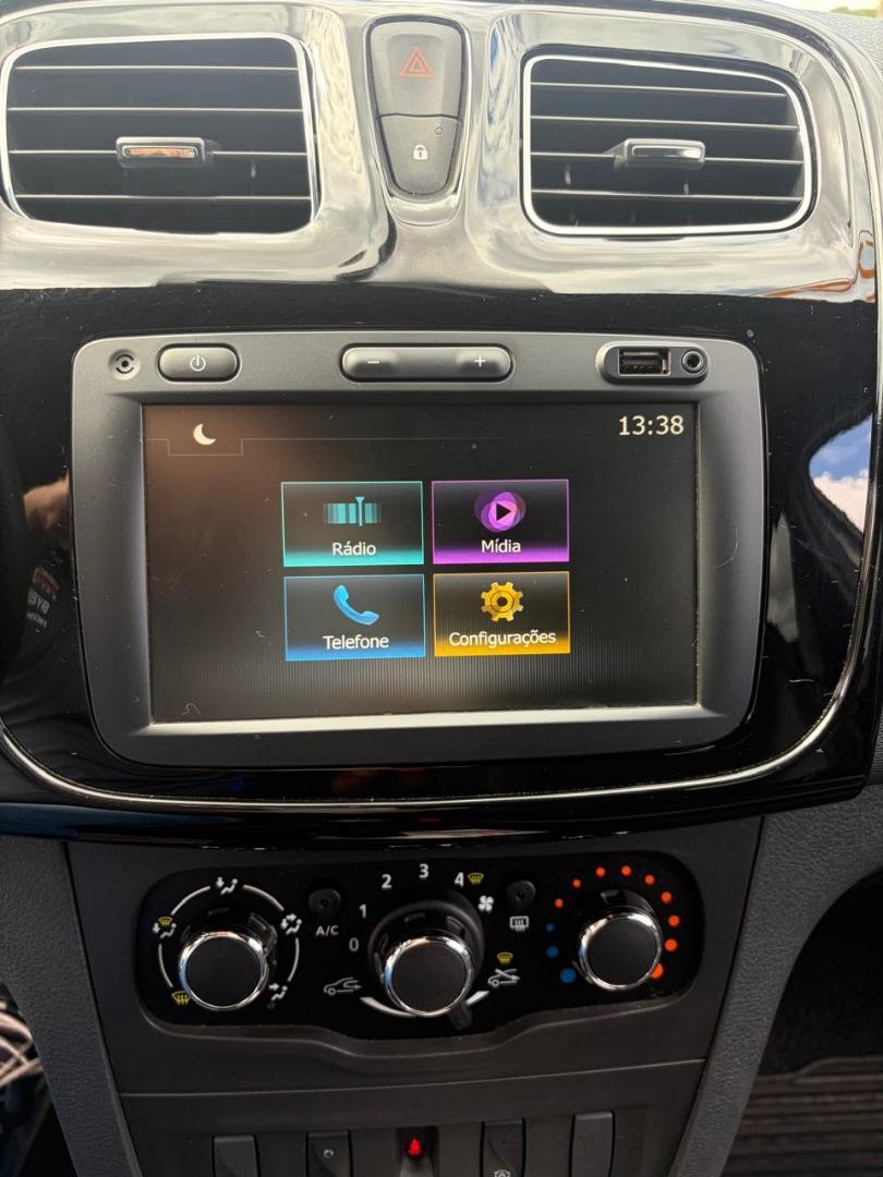 RENAULT Sandero - Foto