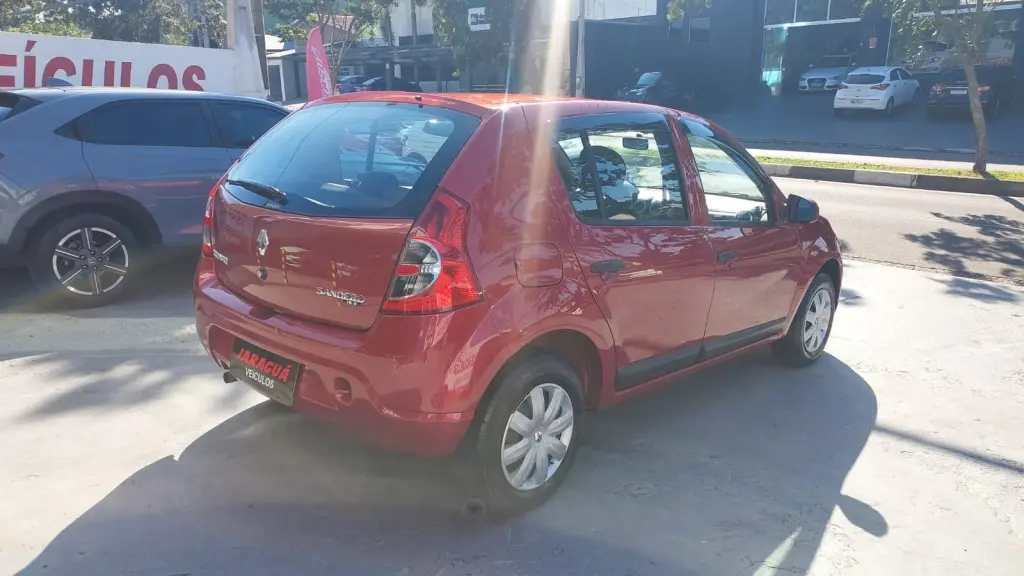 RENAULT Sandero - Foto