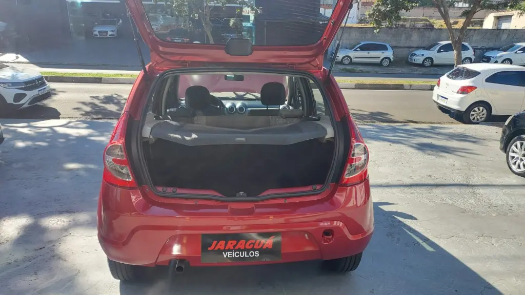 RENAULT Sandero - Foto