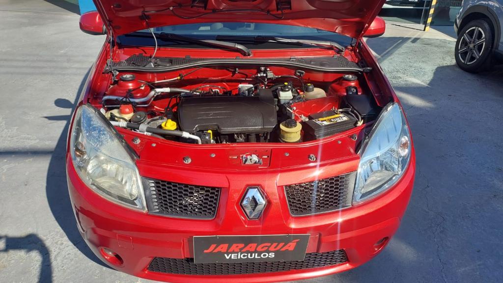 RENAULT Sandero - Foto