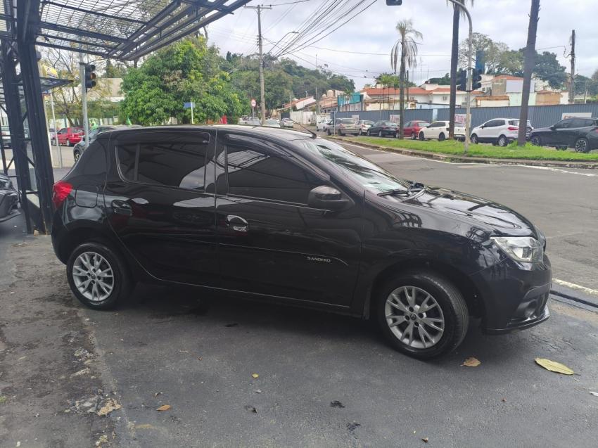 RENAULT Sandero - Foto