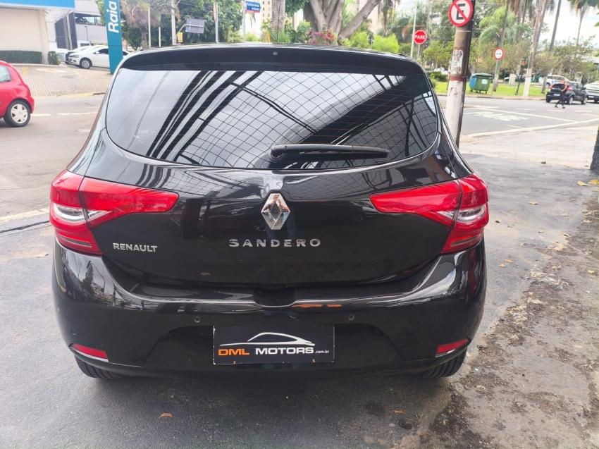 RENAULT Sandero - Foto