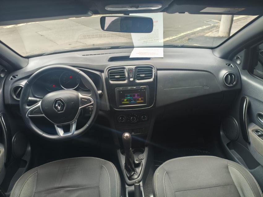 RENAULT Sandero - Foto