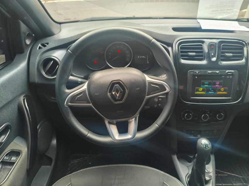 RENAULT Sandero - Foto