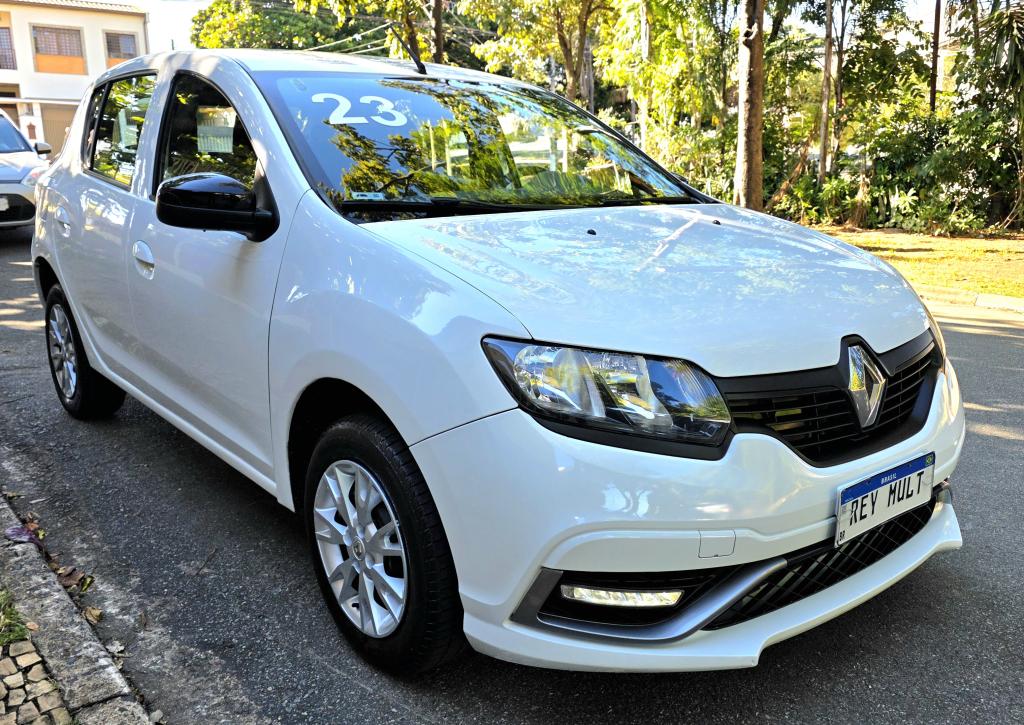 RENAULT Sandero - Foto