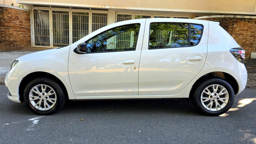 RENAULT Sandero - Foto
