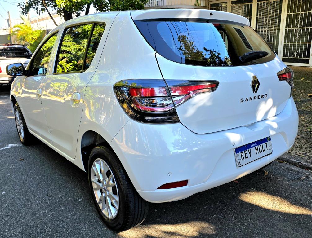 RENAULT Sandero - Foto