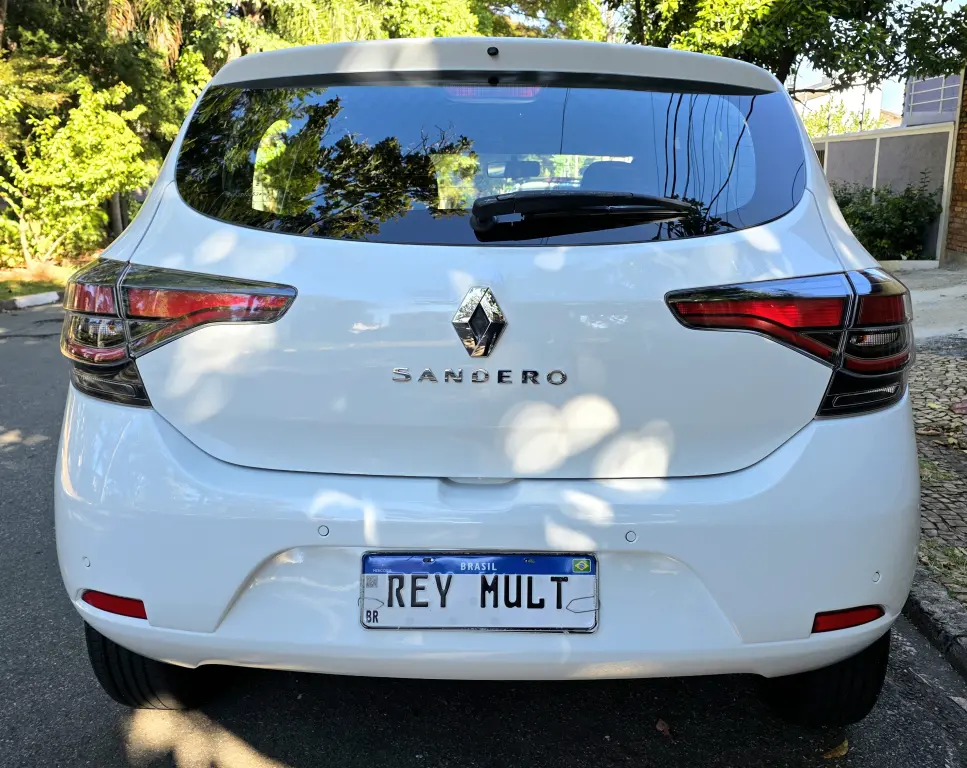 RENAULT Sandero - Foto