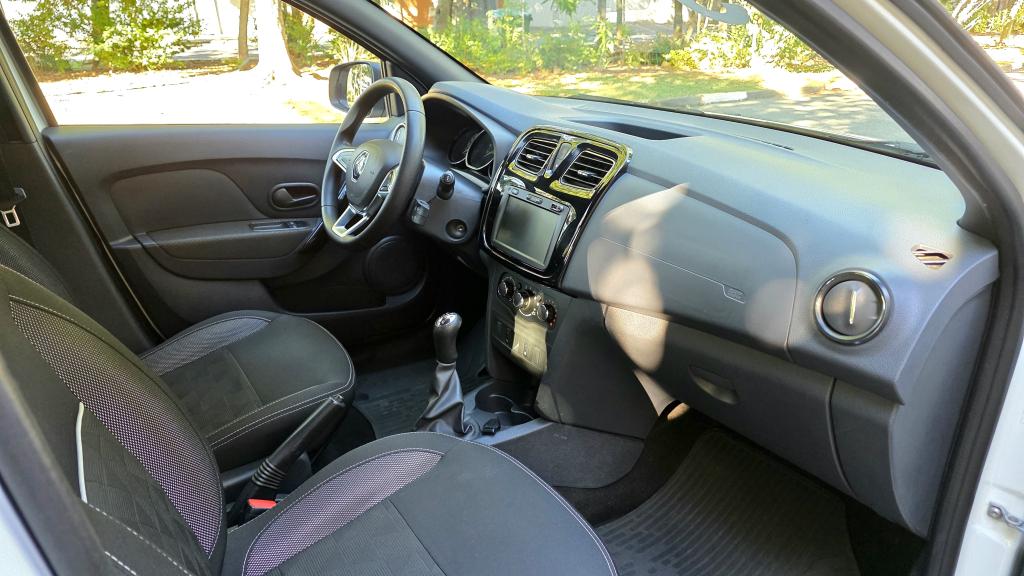 RENAULT Sandero - Foto