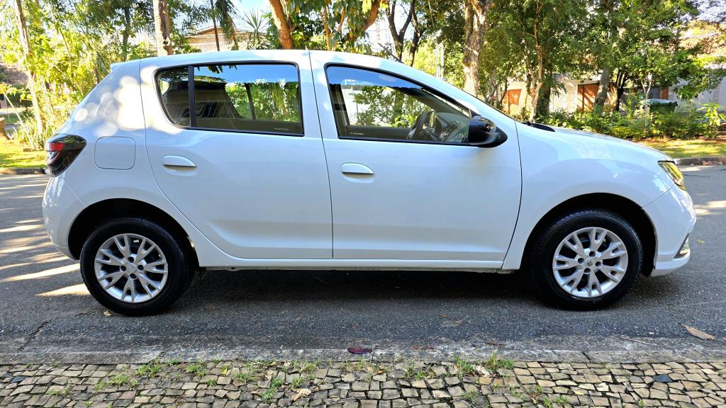RENAULT Sandero - Foto