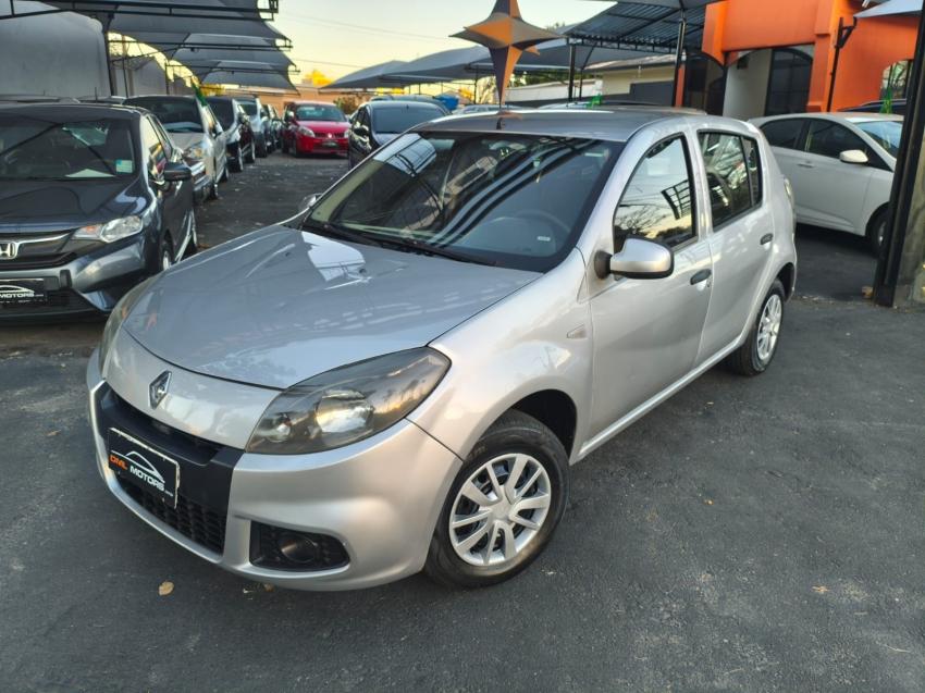 RENAULT Sandero - Foto