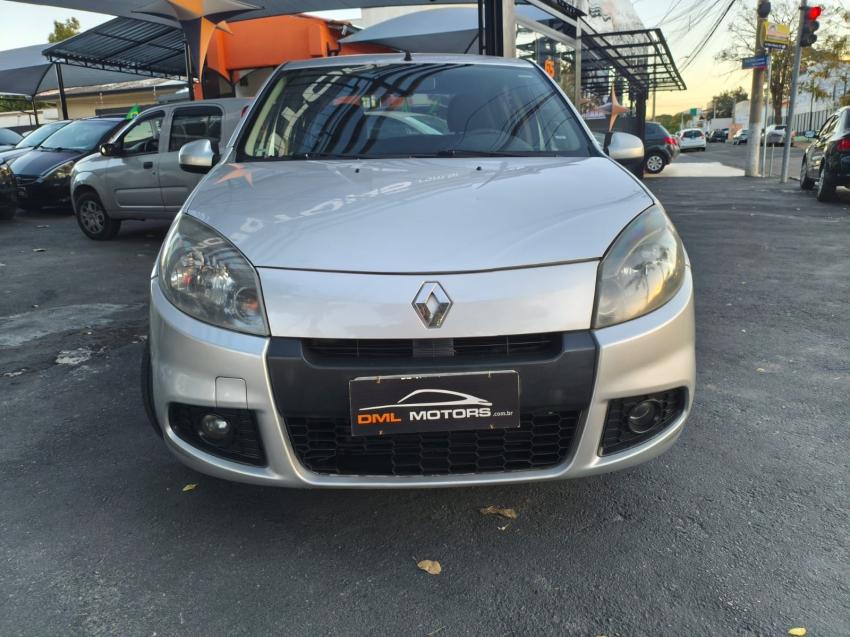 RENAULT Sandero - Foto