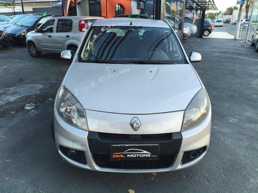 RENAULT Sandero - Foto