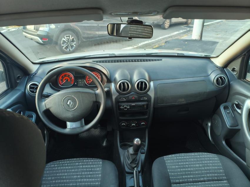 RENAULT Sandero - Foto