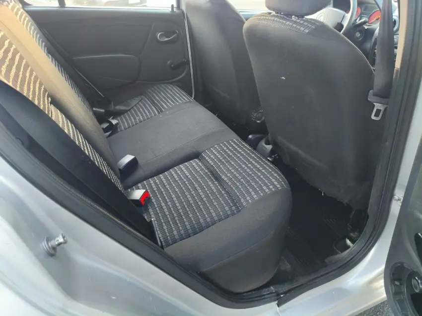 RENAULT Sandero - Foto