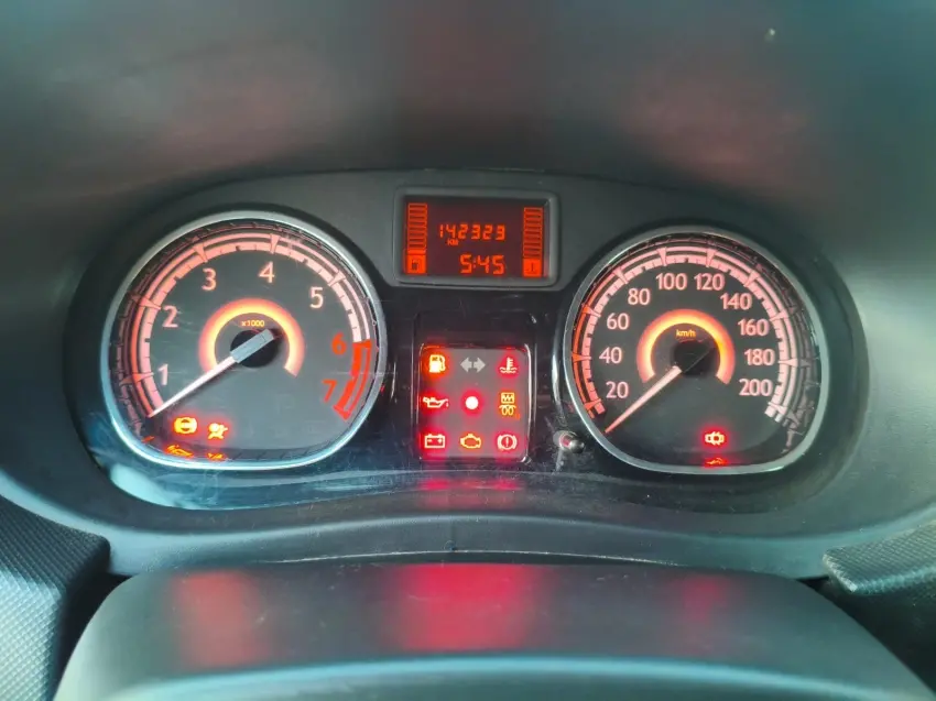 RENAULT Sandero - Foto