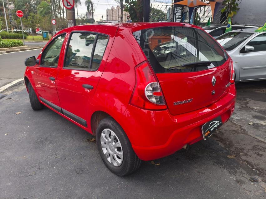 RENAULT Sandero - Foto