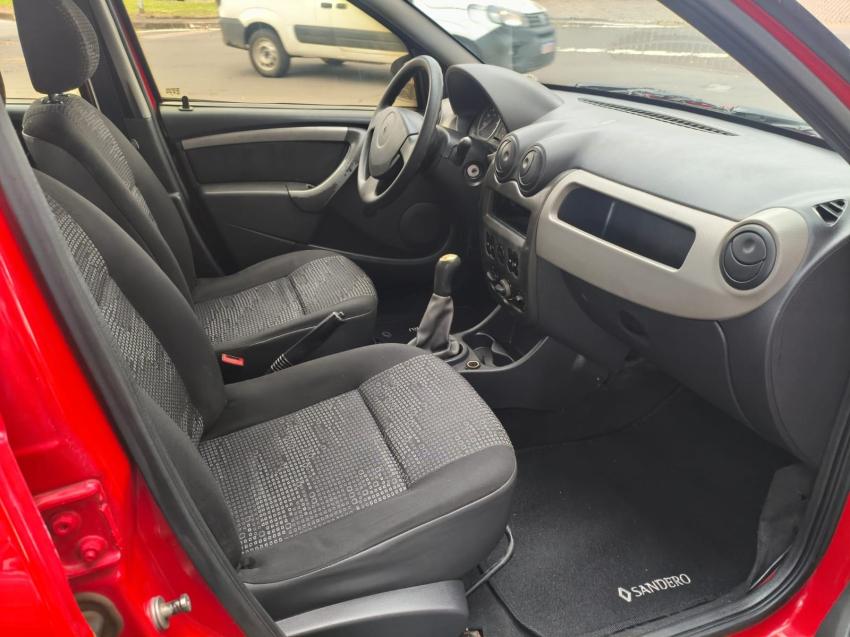 RENAULT Sandero - Foto