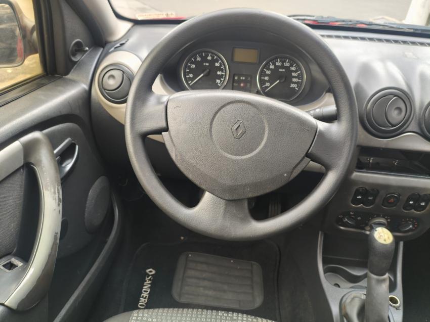 RENAULT Sandero - Foto