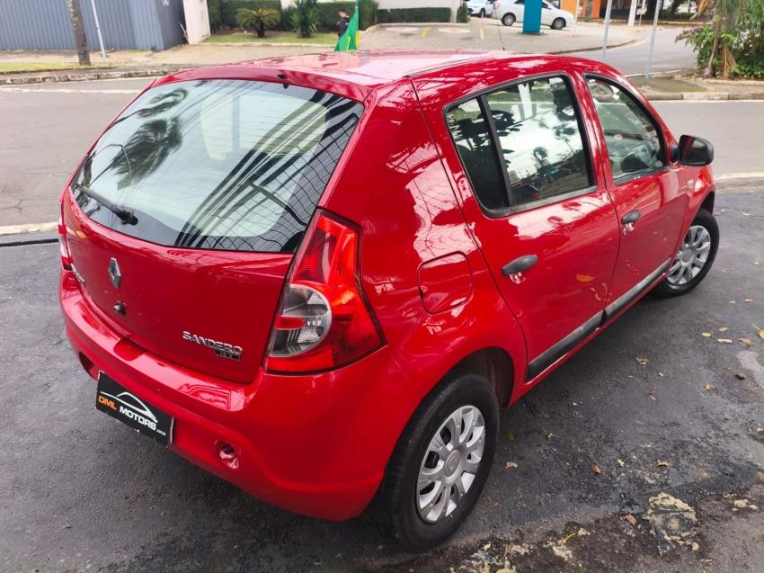 RENAULT Sandero - Foto