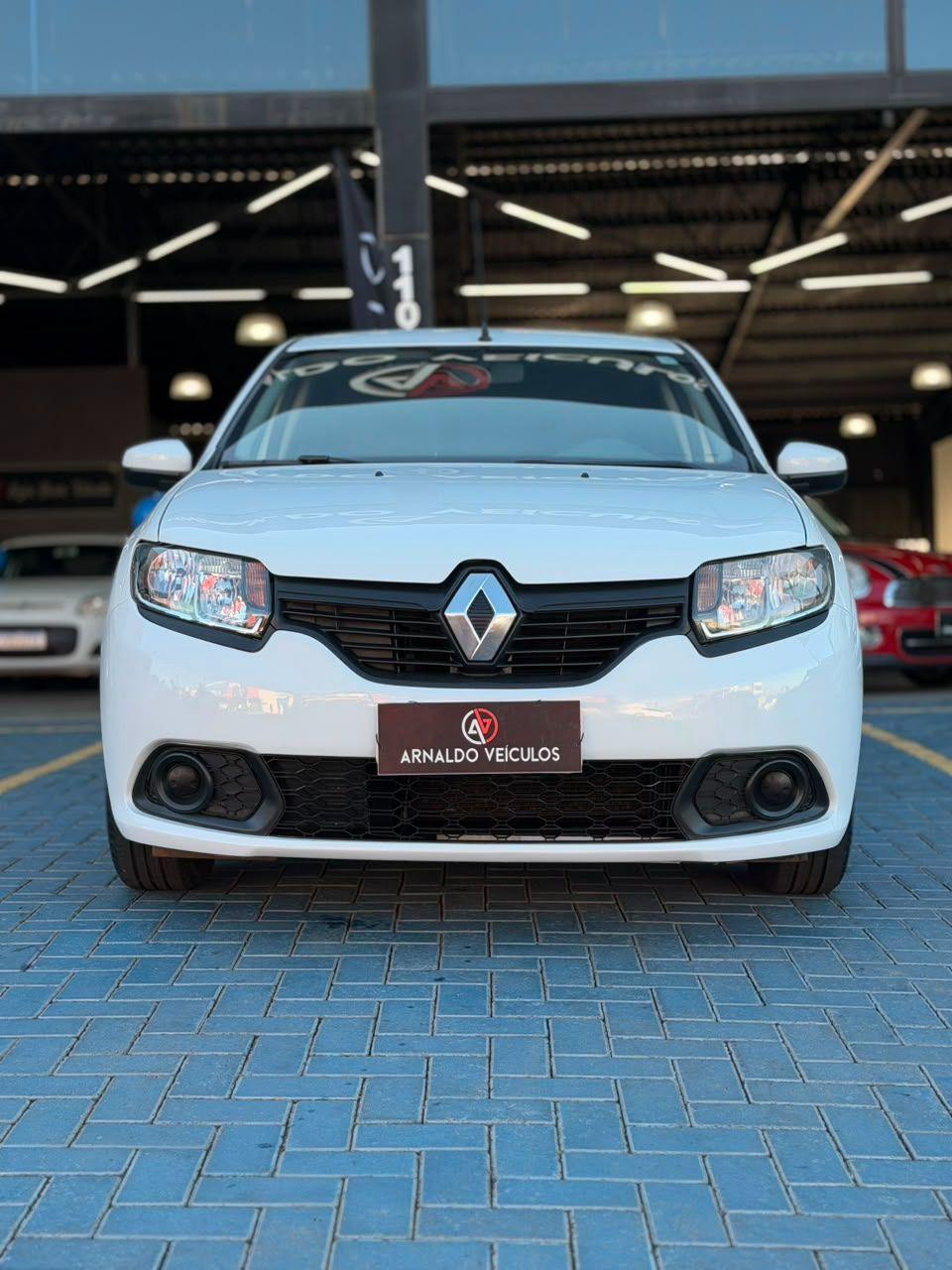 RENAULT Sandero - Foto