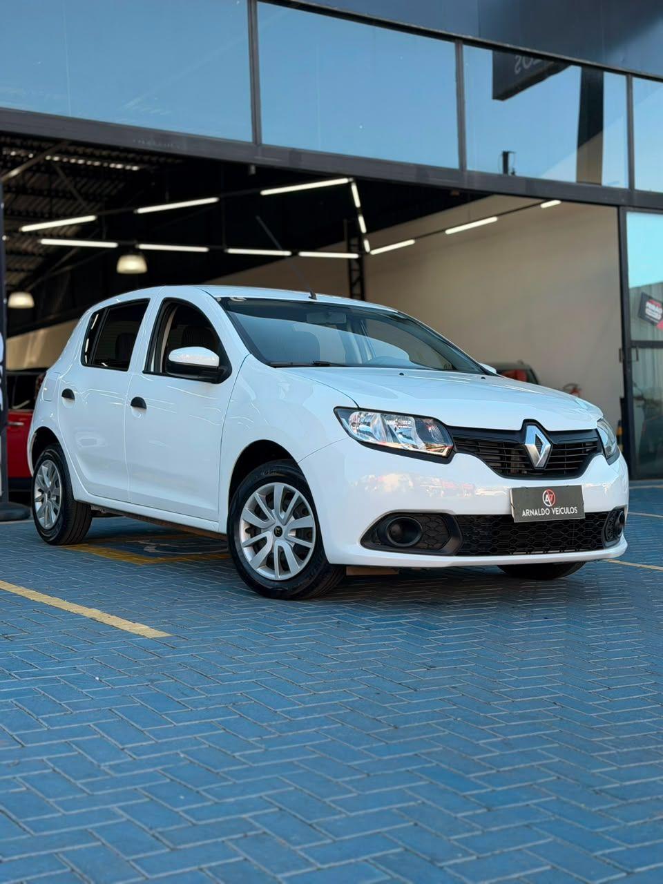 RENAULT Sandero - Foto