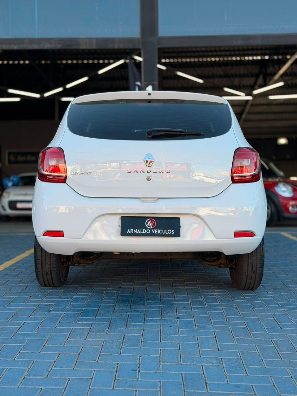 RENAULT Sandero - Foto