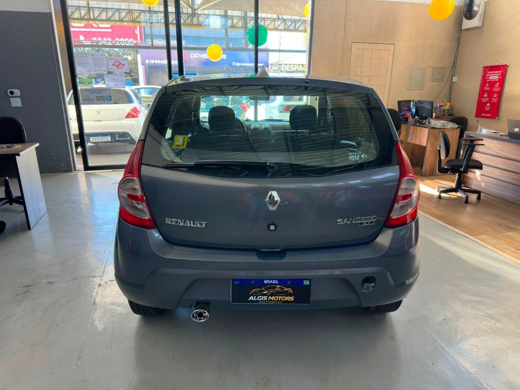 RENAULT Sandero - Foto