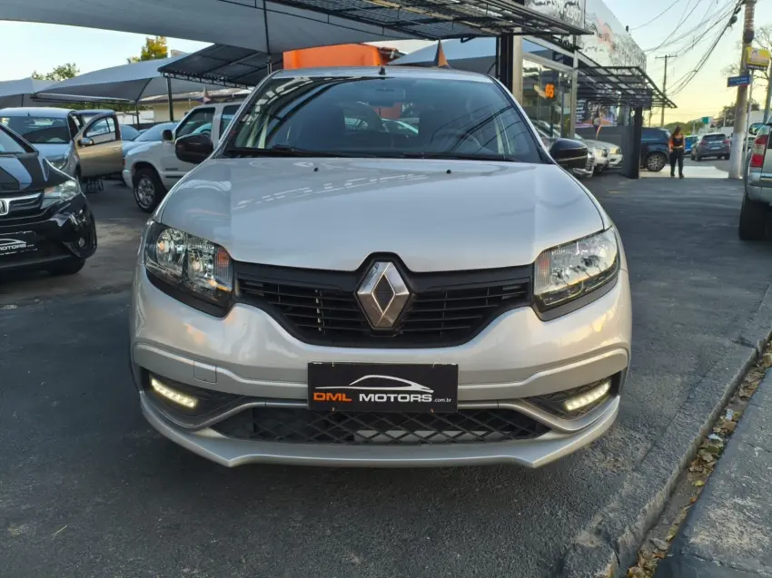 RENAULT Sandero - Foto