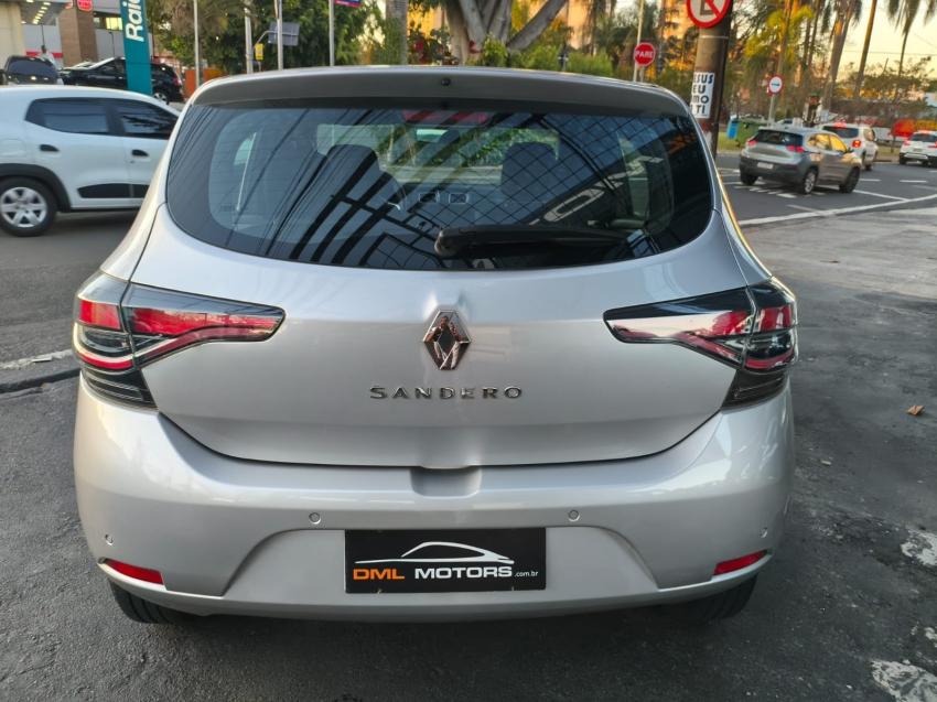 RENAULT Sandero - Foto