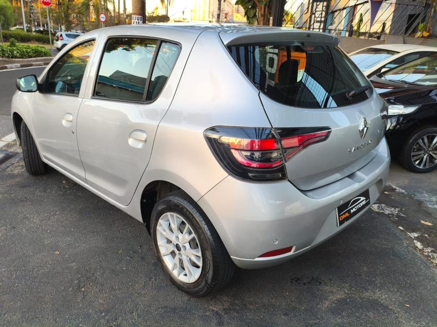 RENAULT Sandero - Foto