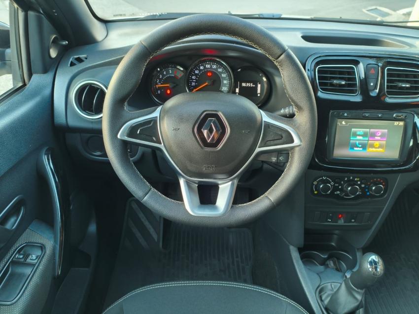 RENAULT Sandero - Foto