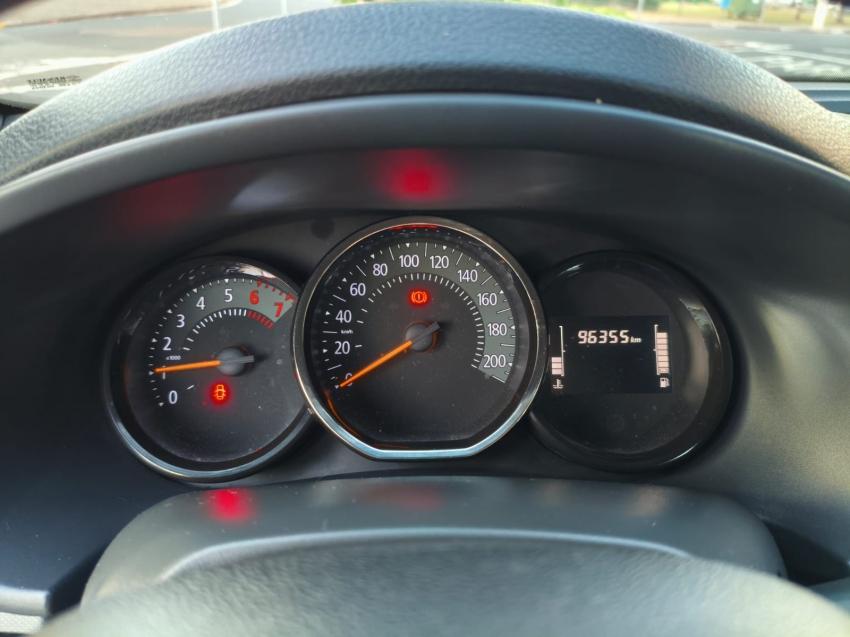 RENAULT Sandero - Foto