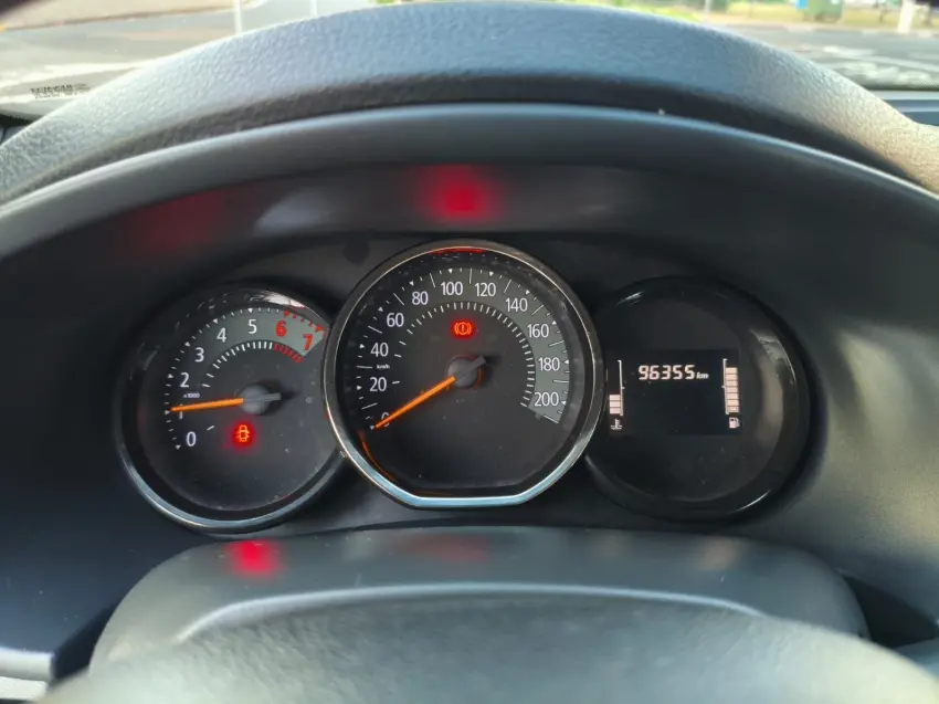 RENAULT Sandero - Foto