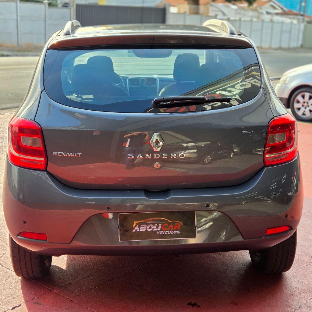 RENAULT Sandero - Foto