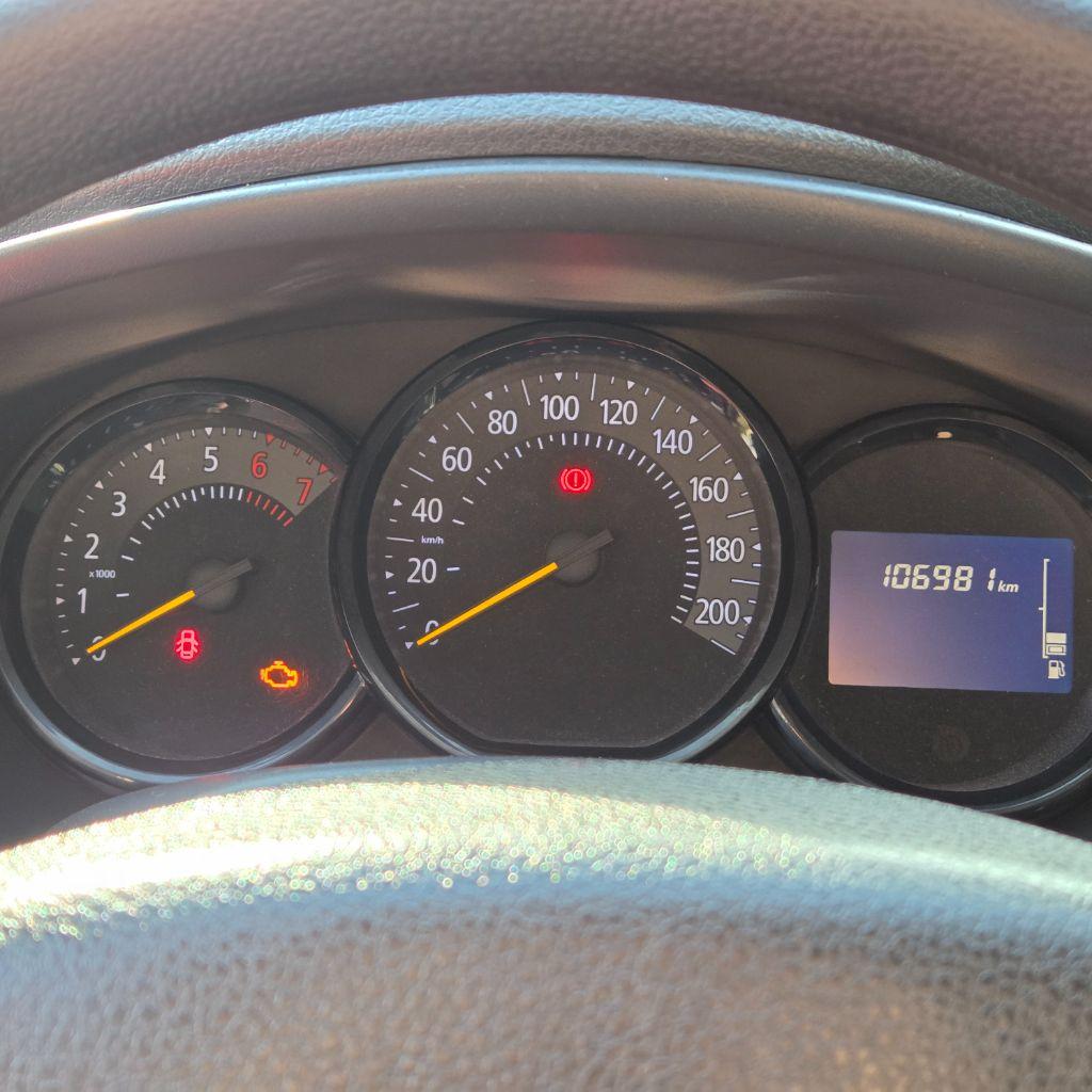 RENAULT Sandero - Foto